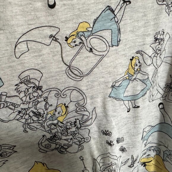 Torrid Disney Her Universe Size 4X Alice in Wonderland Handkerchief Hem Tee - Picture 6 of 7